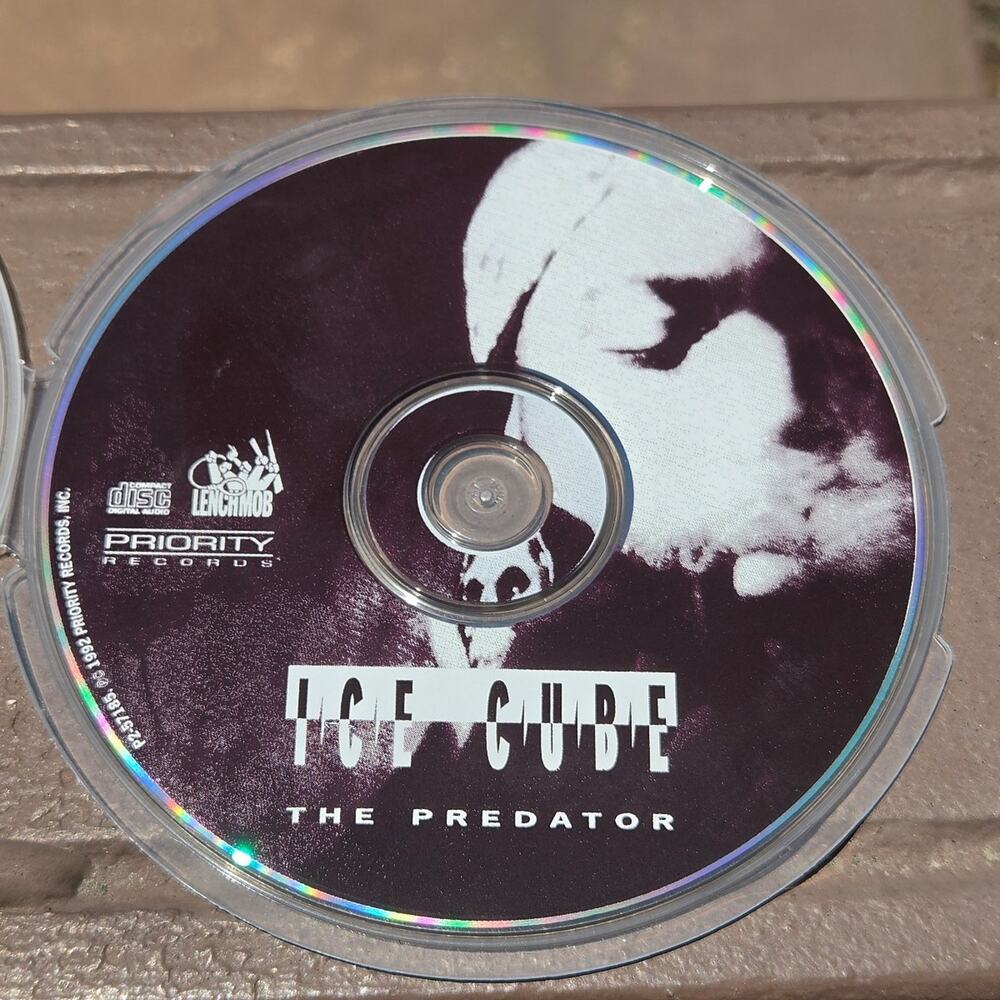Vtg 1992 Ice Cube THE PREDATOR CD RAP HIP HOP